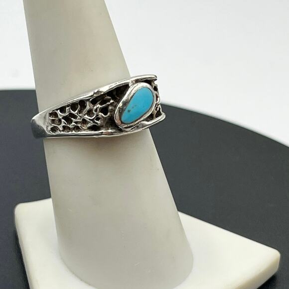 Native Vintage Sterling Silver Oval Bezel Turquoise Ring Openwork Band Size 8 - Picture 2 of 15